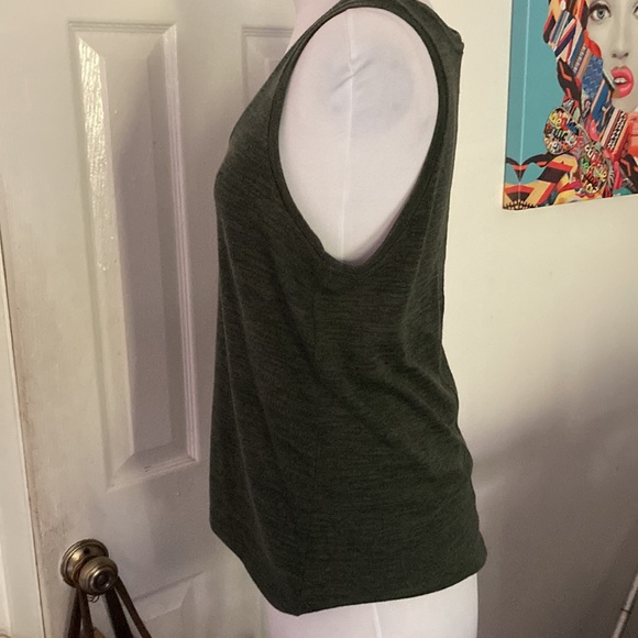 Express Tank Top - Picture 3 of 6